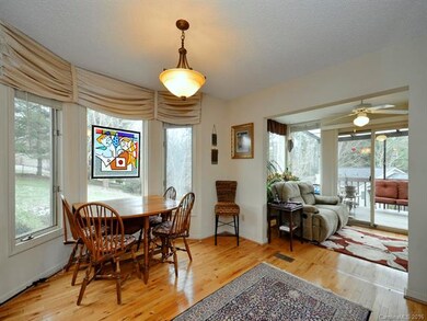 Breakfast nook with bay window