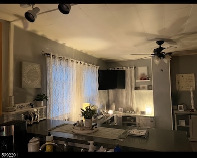 17 Muzzy Rd, Little Falls, NJ 07424 - photo 2