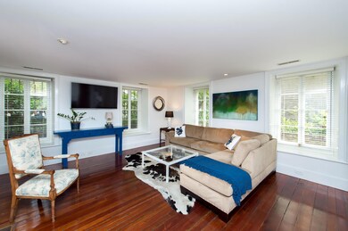 55 C Laurens St_Low Res-16