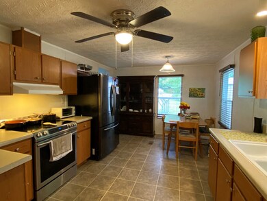 104 Addington Place, Franklin, NC 28734 - photo 5