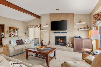 13803 Bayview Dr unit 23, Sterling Heights, MI 48313 - photo 3