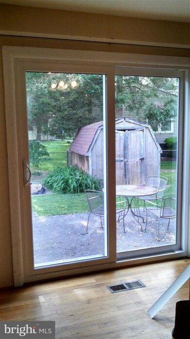 304 Glyndon Dr, Reisterstown, MD 21136 - photo 6