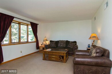 317 Kingston Cir, Sykesville, MD 21784 - photo 4