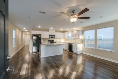 7712 Sealey St, Houston, TX 77088 - photo 5