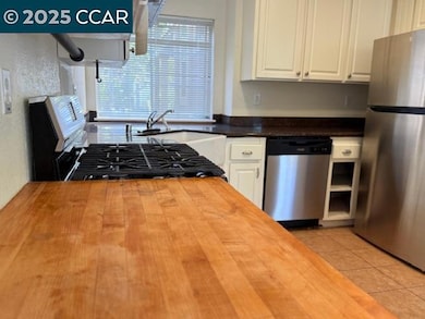 528 Dohrmann Ln, Pinole, CA 94564 - photo 6