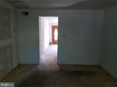 213 Glen Cove Rd, Darby, PA 19023 - photo 6