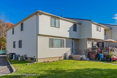 453 Willow Rd E, Staten Island, NY 10314 - photo 2