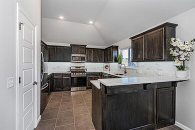 805 Caracara Dr, Norman, OK 73072 - photo 5