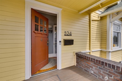 324 NE 50th St, Seattle, WA 98105 - photo 2