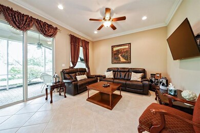 03_1004GroveParkCircle_191_KitchenBreakf