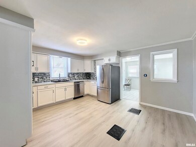 1717 Esplanade Ave, Davenport, IA 52803 - photo 5