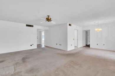 10626 W Edgewood Dr-11