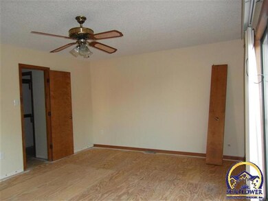 4814 SW 36th Terrace, Topeka, KS 66614 - photo 4