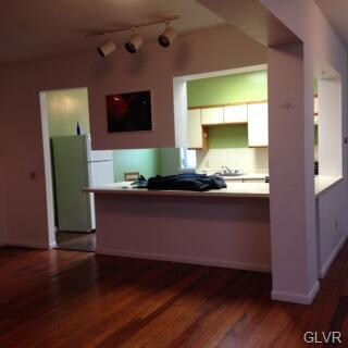 Kitchen and breakfast room