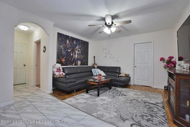 Living Room 4