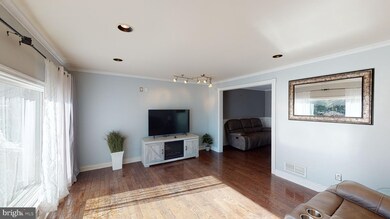 545 Turntable Cir, Quakertown, PA 18951 - photo 2