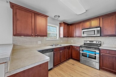 3203 Cardinal Dr, Ennis, TX 75119 - photo 6