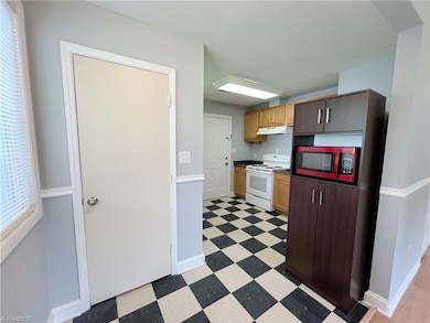 2304 Madre Place, Greensboro, NC 27406 - photo 5