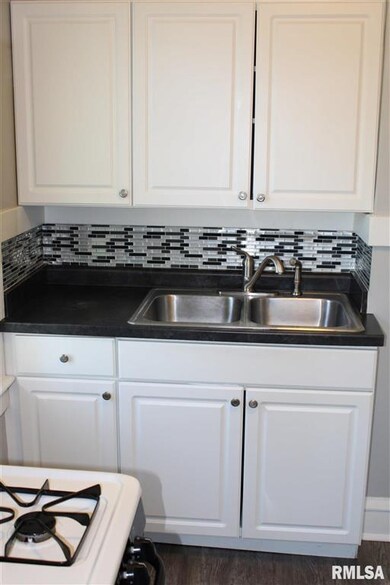 1930 Farnam St, Davenport, IA 52803 - photo 5