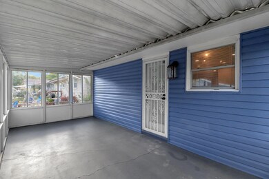 38-web-or-mls-1721-e-blake-ave