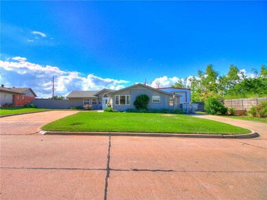 6917 N Grove Ave, Warr Acres, OK 73132 - photo 2