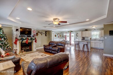 005_p7499634_35_36_37_38_39_40