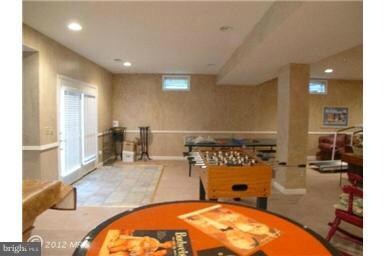 12814 Holly Grove Ct, Fairfax, VA 22033 - photo 6