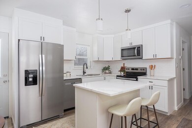 2745 Berrell Av-06
