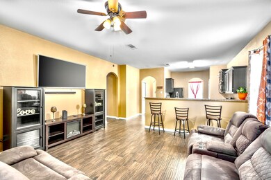 10507 Logger Pine Trail, Houston, TX 77088 - photo 6