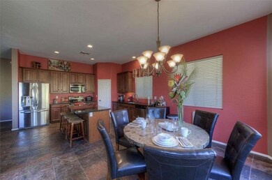 004_Dining - Kitchen