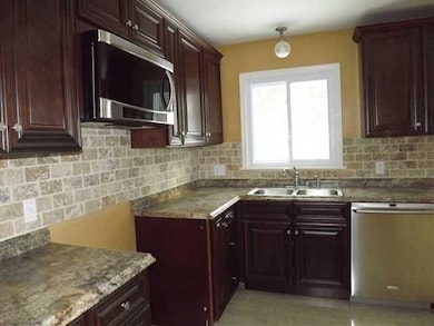 Kitchen. NEW STAINLESS STEEL APPLIANCES.