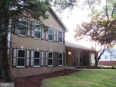 12221 Guinevere Rd, Glenn Dale, MD 20769 - photo 3