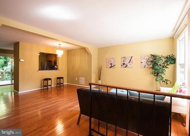 14618 Almanac Dr, Burtonsville, MD 20866 - photo 2