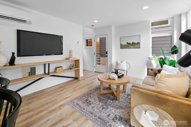 2923 39th Ave SW, Seattle, WA 98116 - photo 4