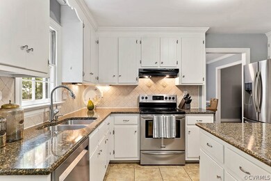 Light and bright kitchen with loads of cabinet and
