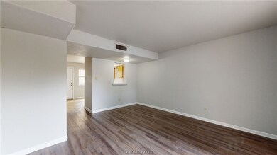 200 Lincoln Ave unit B, College Station, TX 77840 - photo 3