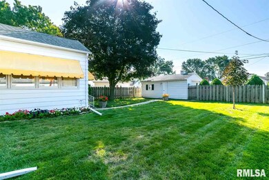 2133 W High St, Davenport, IA 52804 - photo 3