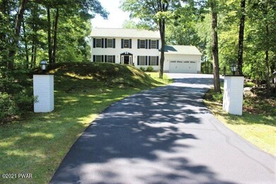 348 Surrey Dr, Hawley, PA 18428 - photo 2