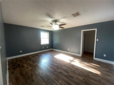 4860 Metropolitan Dr, New Orleans, LA 70126 - photo 4