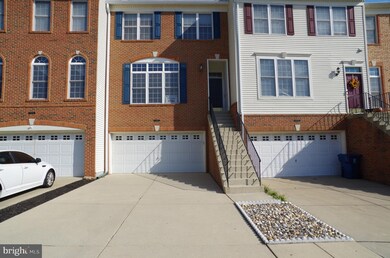 25828 Kirkwood Square, Chantilly, VA 20152 - photo 2