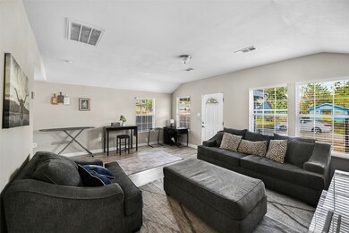 306 E 38th St, Houston, TX 77018 - photo 4