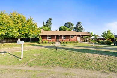 4785 E Andrews Ave, Fresno, CA 93726 - photo 3