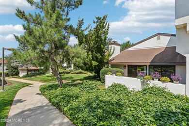 8 Tower Hill Dr unit 18, Red Bank, NJ 07701 - photo 5