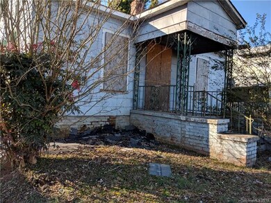 1316 Caldwell St, Statesville, NC 28677 - photo 2