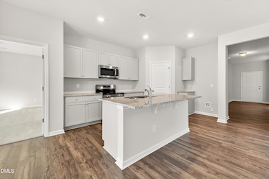 204 Shiloh Woods Cir, Smithfield, NC 27577 - photo 4