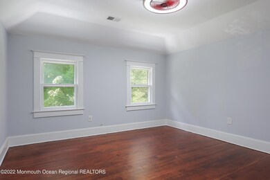 15 Memorial Pkwy unit Upper unit, Atlantic Highlands, NJ 07716 - photo 7