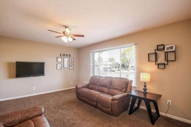 006-Living_Room-1524041-print.jpg