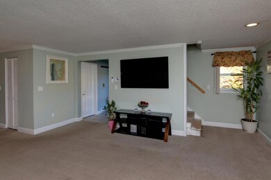 10 Holly Cir, Buzzards Bay, MA 02532 - photo 5