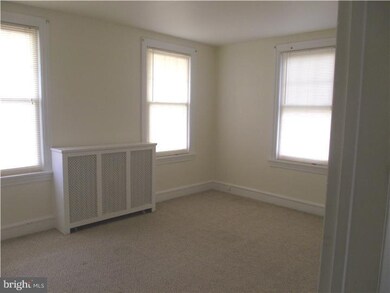 210 Delaware St unit 2ND FL, Woodbury, NJ 08096 - photo 7