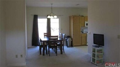 Good sized dining area off kitchen and opens to li